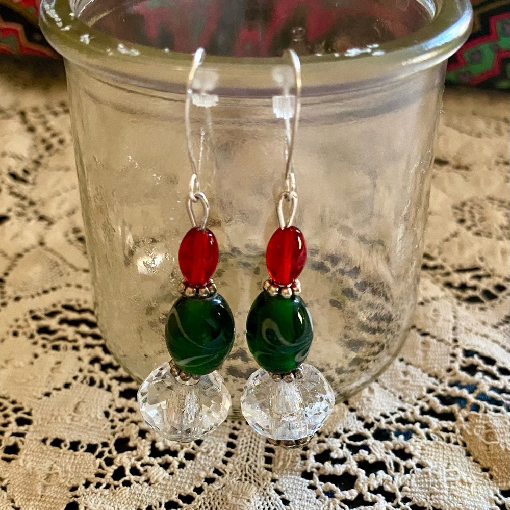 💥Hand Crafted Beaded Dangle Earrings💥 NEW